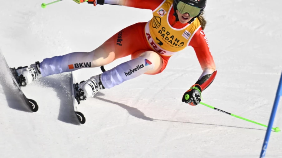 Camille Rast éliminée: Julia Scheib gagne le géant d'Are et le globe