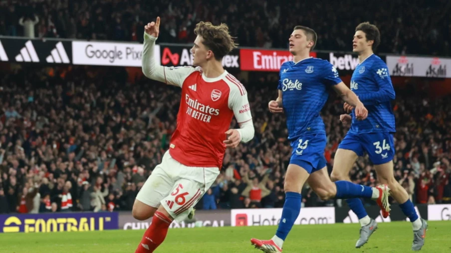 PL : Dowman sauve Arsenal à 16 ans, Chelsea en doute avant le PSG