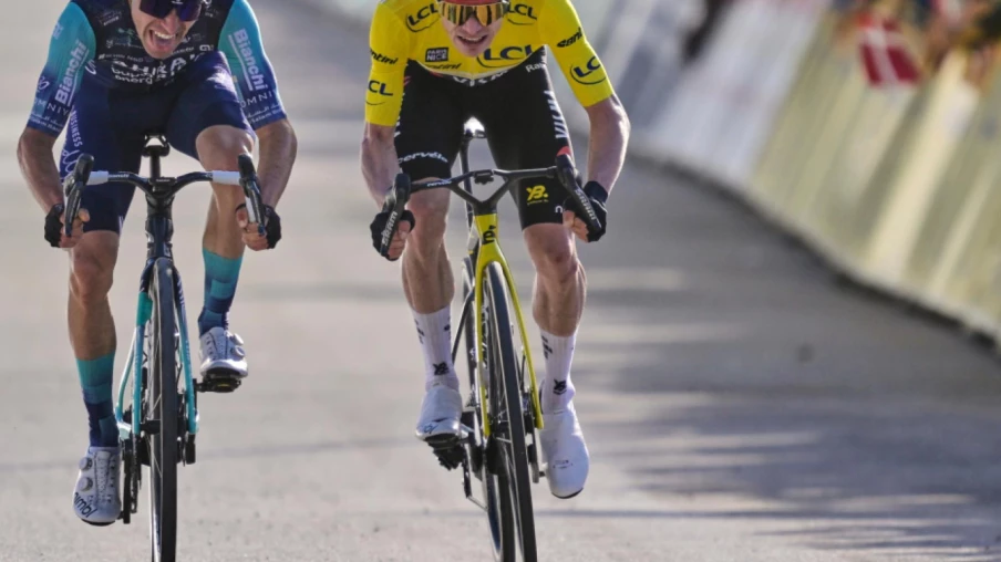 Jonas Vingegaard remporte son premier Paris-Nice avec un écart record