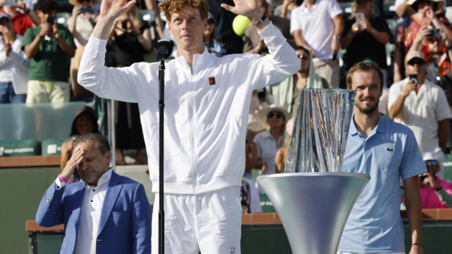 Sinner remporte son premier titre à Indian Wells en battant Medvedev