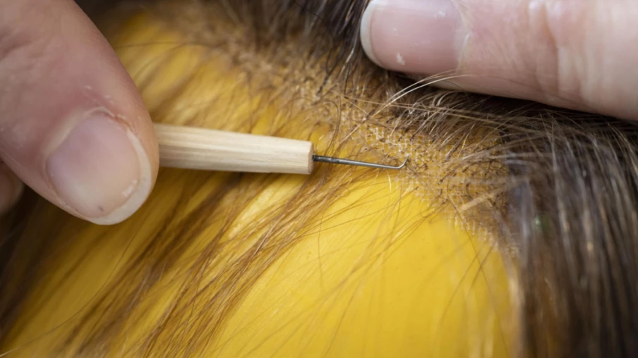 Arnaques aux perruques médicales : mise en garde et conseils