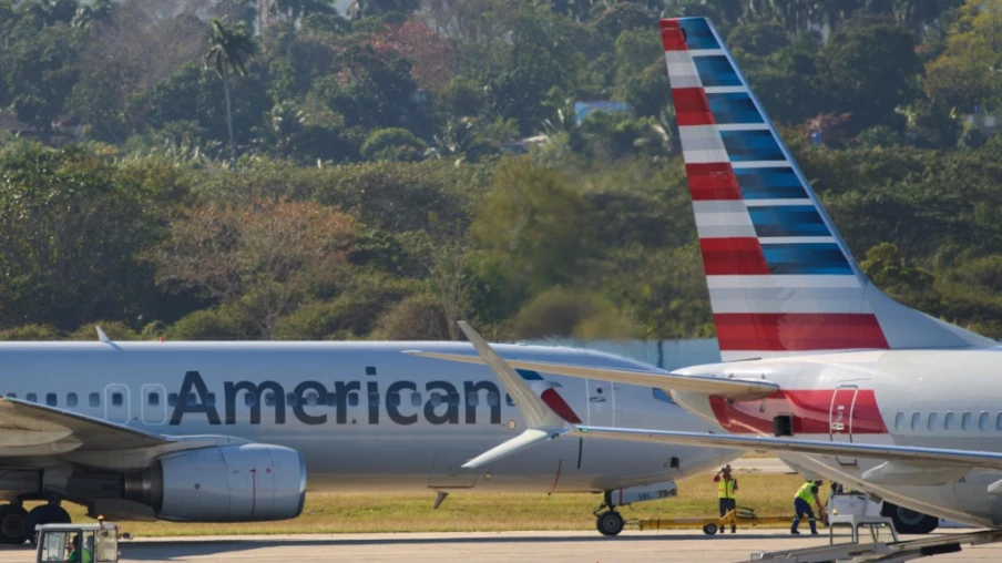 American Airlines, affecté par le pétrole, relève ses prévisions