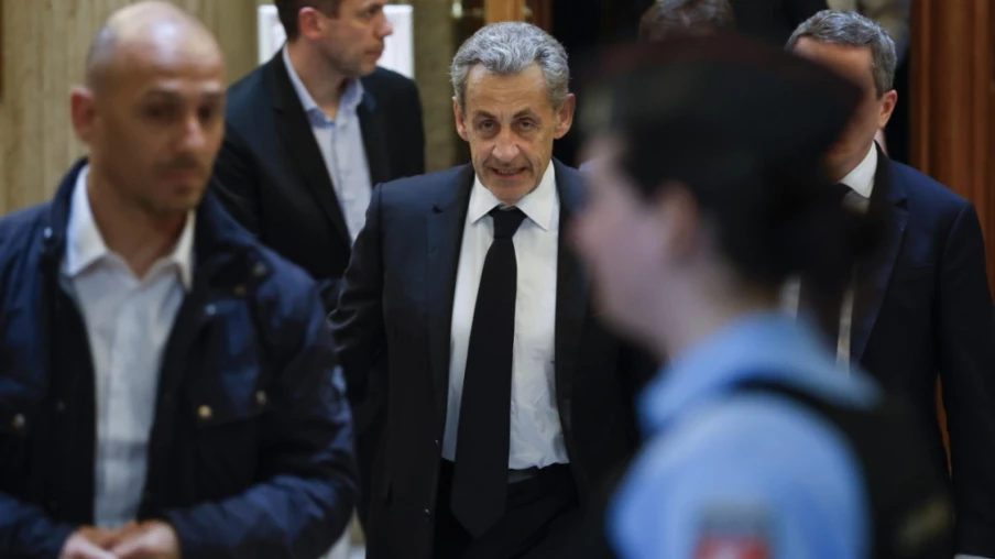 Sarkozy se dit innocent et nie toute corruption dans le procès libyen