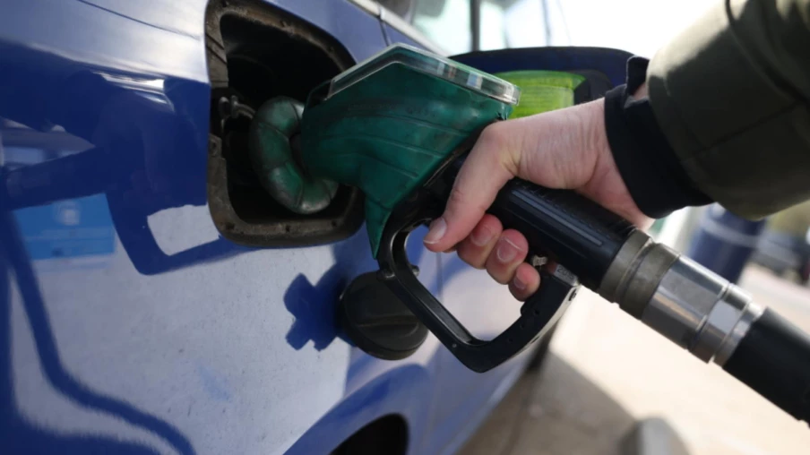 Voitures électriques: 1,7 M barils/j de pétrole économisés en 2025