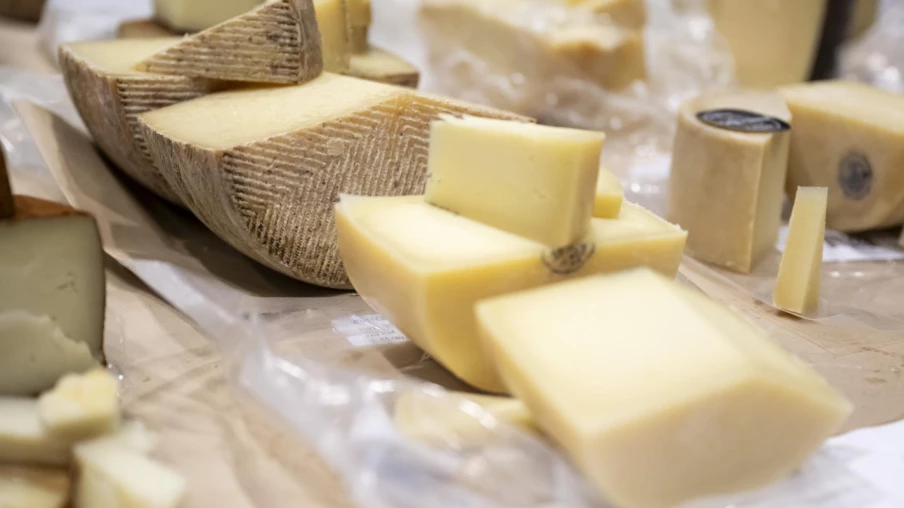 Exportations suisses en recul en février, importations en baisse