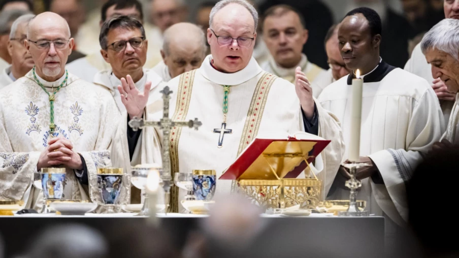 Alexandre Ineichen, 96e abbé de Saint-Maurice, béni en basilique