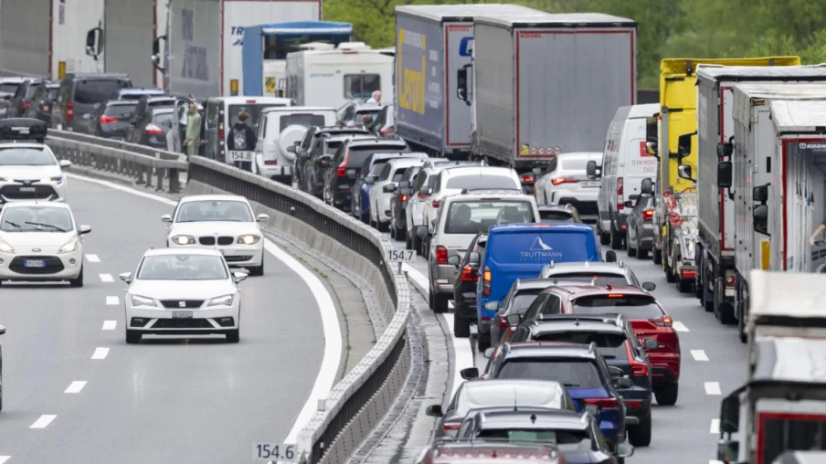 Le Parlement valide une taxe de transit à travers la Suisse