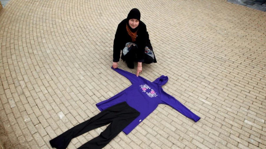 Genève: nouvelle loi interdit de facto le burkini dans les piscines