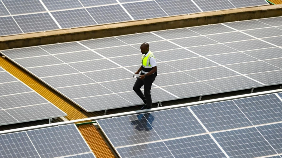 Le solaire et l'éolien atténuent l'impact de la crise du gaz en 2025