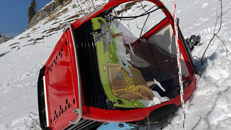 Télécabine d'Engelberg projetée contre un pylône par rafale de vent