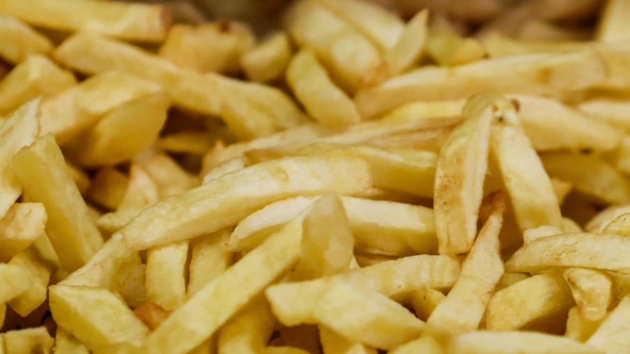 Douane suisse saisit plusieurs tonnes de frites et de poulet