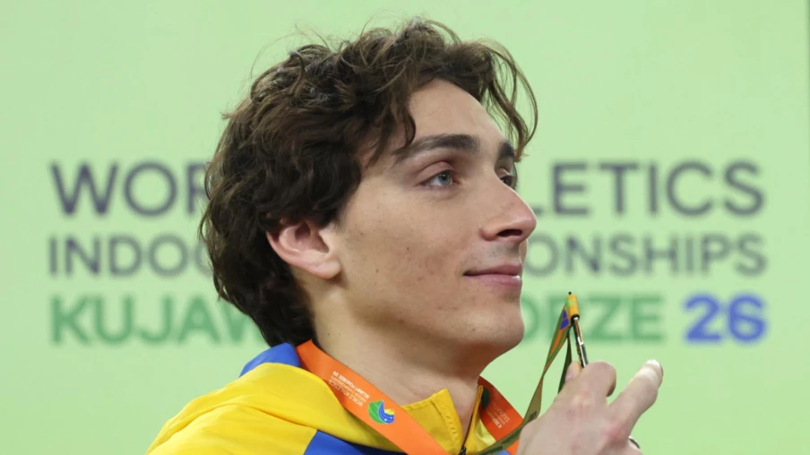 Armand Duplantis au City Event d'Athletissima le 20 août