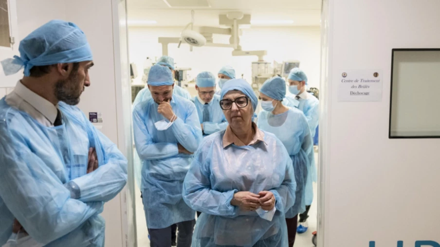 Elisabeth Baume-Schneider à Percy pour les brûlés de Crans-Montana