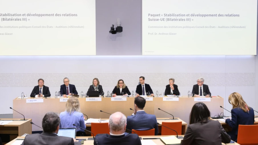 Paquet Suisse-UE : avis juridiques divergents sur le référendum