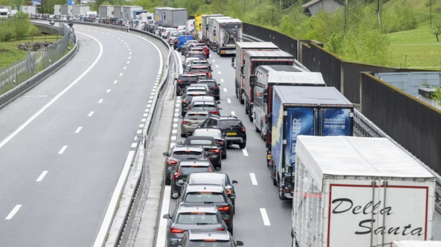 Embouteillages au Gothard : 12 km de bouchon sur l'A2 avant Pâques