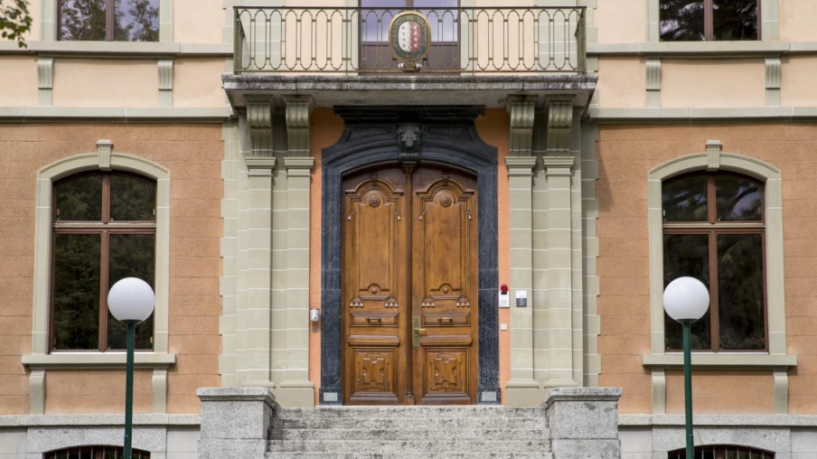 À Sion, l'ex-directeur d'Interface jugé pour contrainte sexuelle