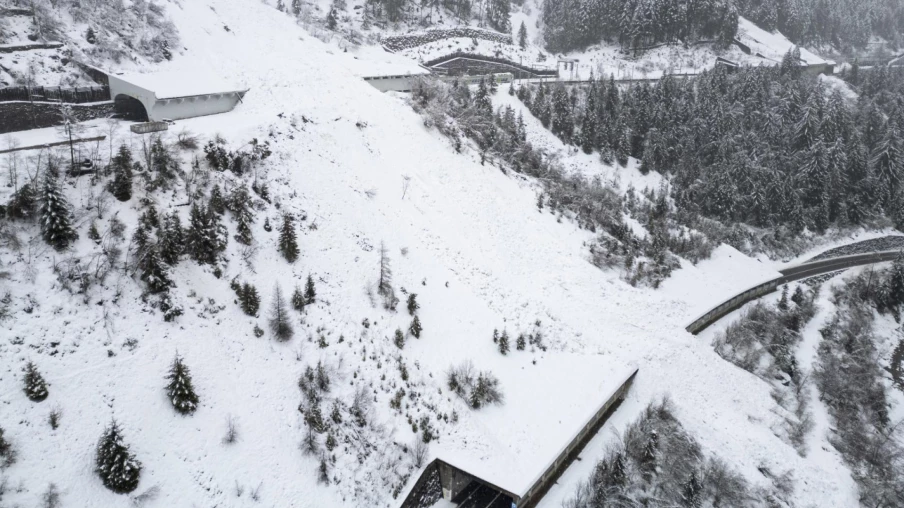 Avalanches 2025-2026 : manteau neigeux fragile, décès dans la moyenne