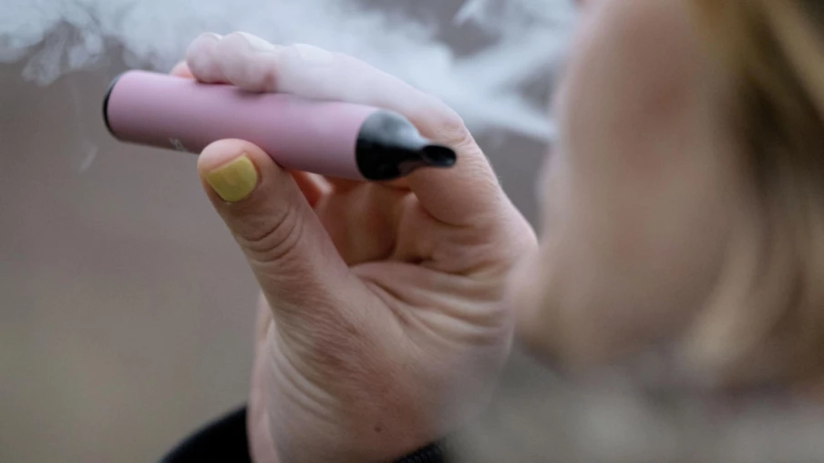 Le Grand Conseil vaudois adopte une motion pour interdire les puffs