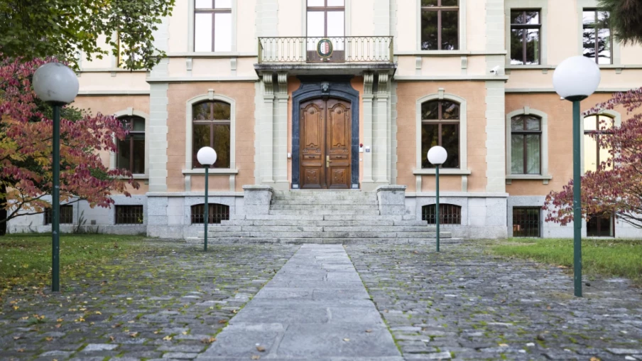 L'ex-directeur d'Interface condamné à 24 mois pour contrainte sexuelle