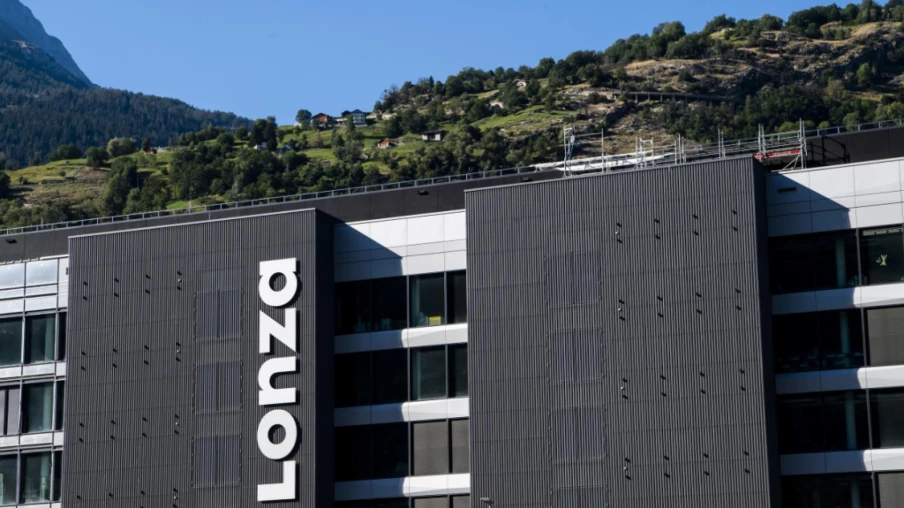 Lonza : salaire du patron en baisse sur un an à 5,72 millions