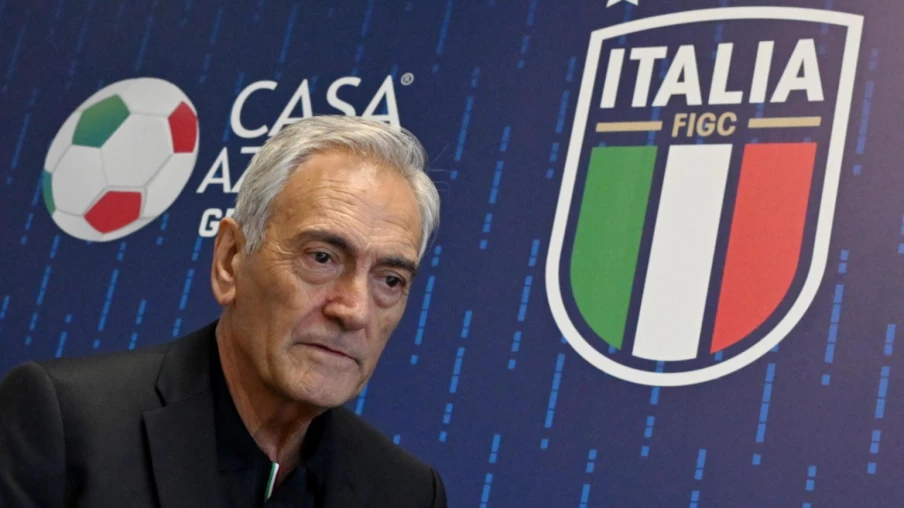 Le ministre Andrea Abodi exige la démission du président de la FIGC