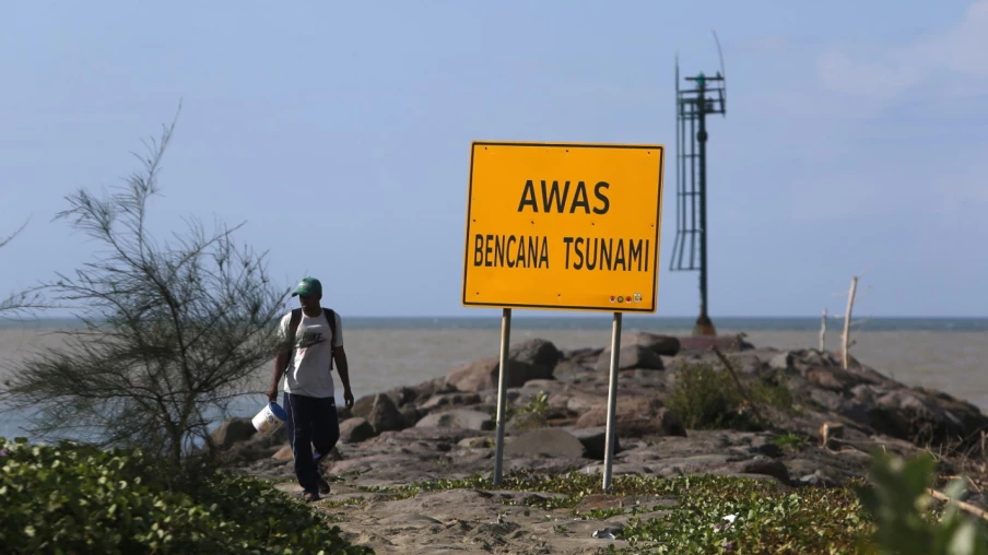 Séisme 7,8 au large de Ternate : alerte au tsunami, un mort à Manado