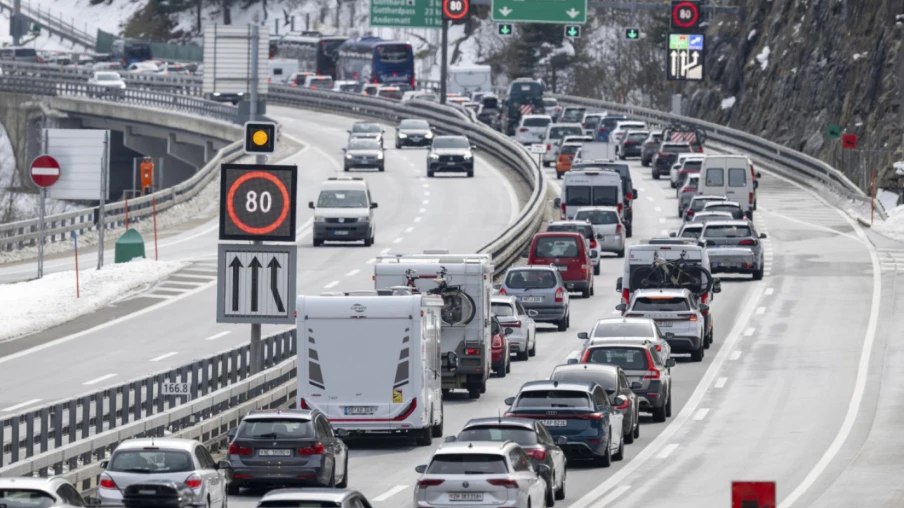 Trafic pascal : 15 km de bouchons devant le tunnel du Gothard