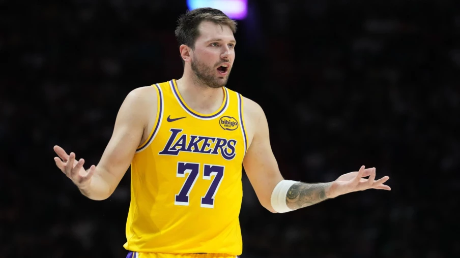 Thunder 136-96 : Lakers écrasés, Luka Doncic sorti blessé