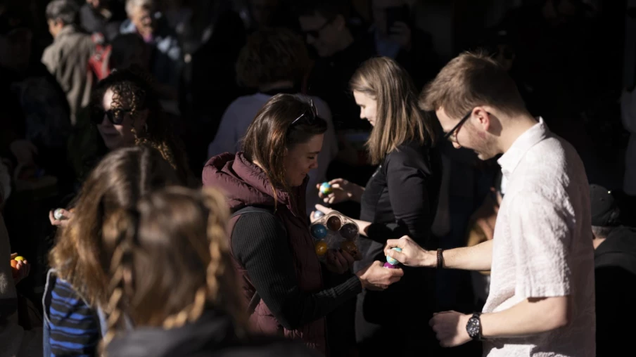 Pâques en Suisse : coutumes régionales, œufs et lapins