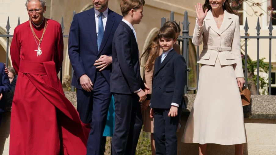 La famille royale britannique unie à la messe de Pâques à Windsor