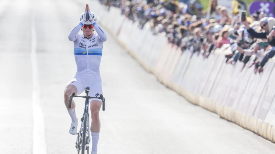 Tour des Flandres dames : Demi Vollering s'impose, Reusser chute