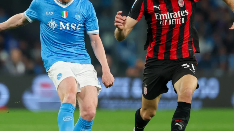 Napoli revient à 7 points de l'Inter après sa victoire contre Milan