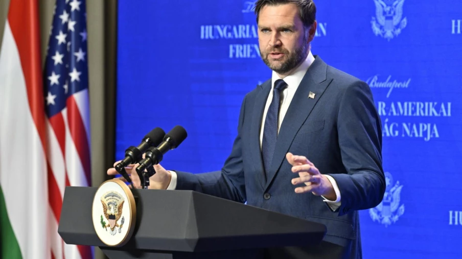 JD Vance loue Viktor Orban en Hongrie avant les législatives