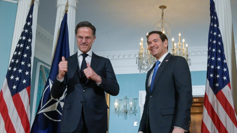 Trump furieux contre l'Otan : rencontre discrète avec Rutte