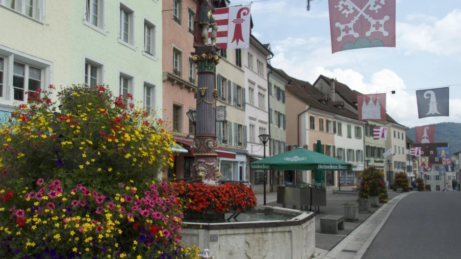 Devenir propriétaire en Suisse : prix en hausse pour maisons et PPE