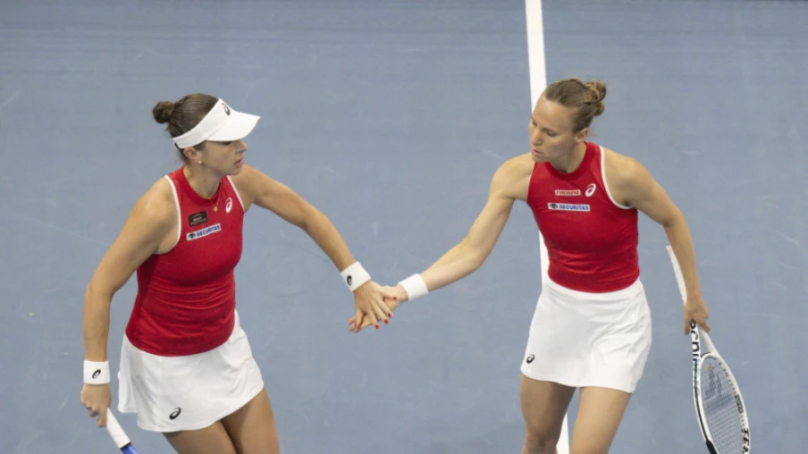 Bencic et Golubic offrent le 2-1 à la Suisse en Billie Jean King Cup
