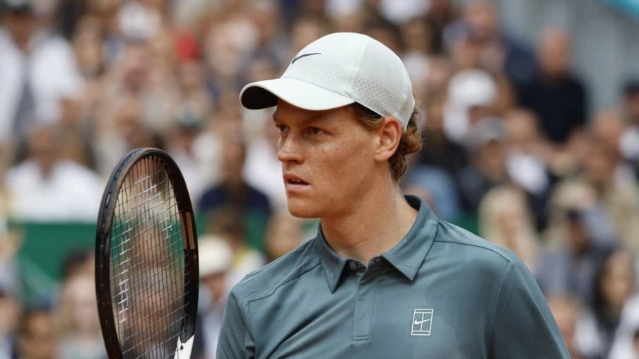 Sinner bat Alcaraz à Monte-Carlo et retrouve la place de n°1 ATP
