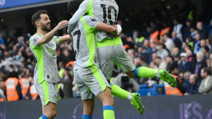 Manchester City bat Chelsea 3-0 et relance sa course au titre