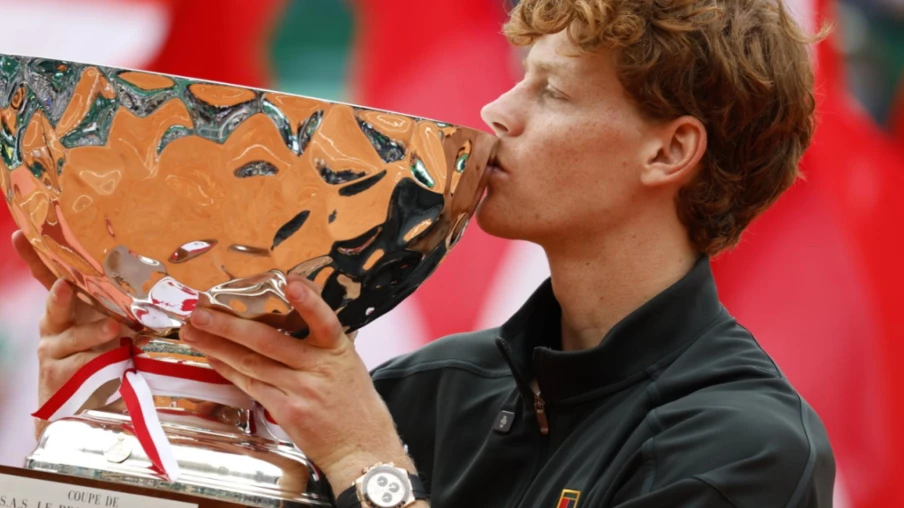 Jannik Sinner reprend la 1re place du classement ATP, Alcaraz menacé