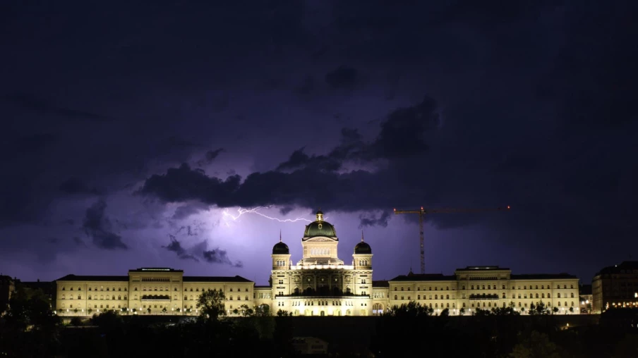 Baisse des éclairs en Suisse en 2025 : 22'000 impacts (-25%)