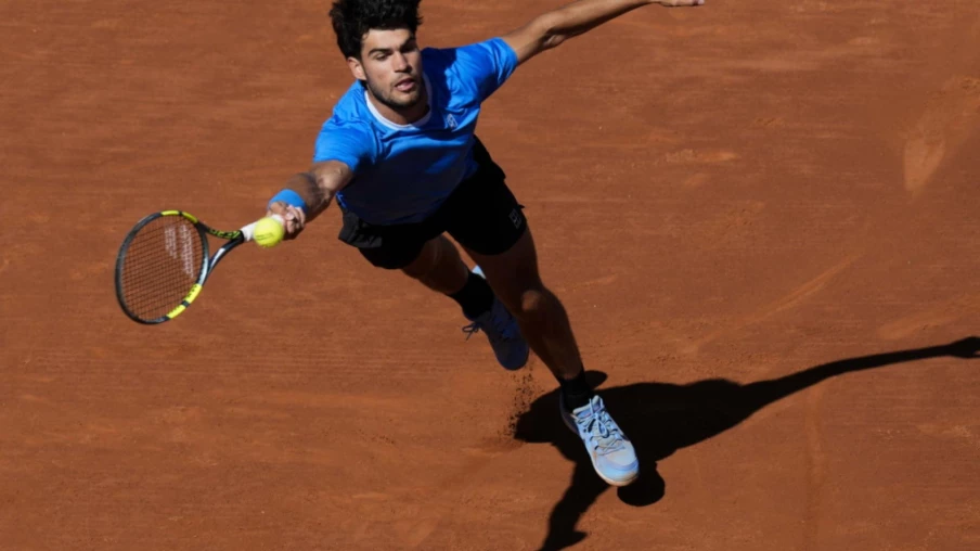 Carlos Alcaraz forfait à Barcelone après une blessure au poignet