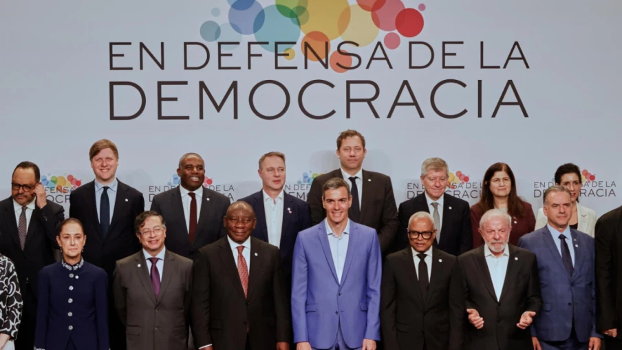 Barcelone : leaders mondiaux réunis pour défendre la démocratie