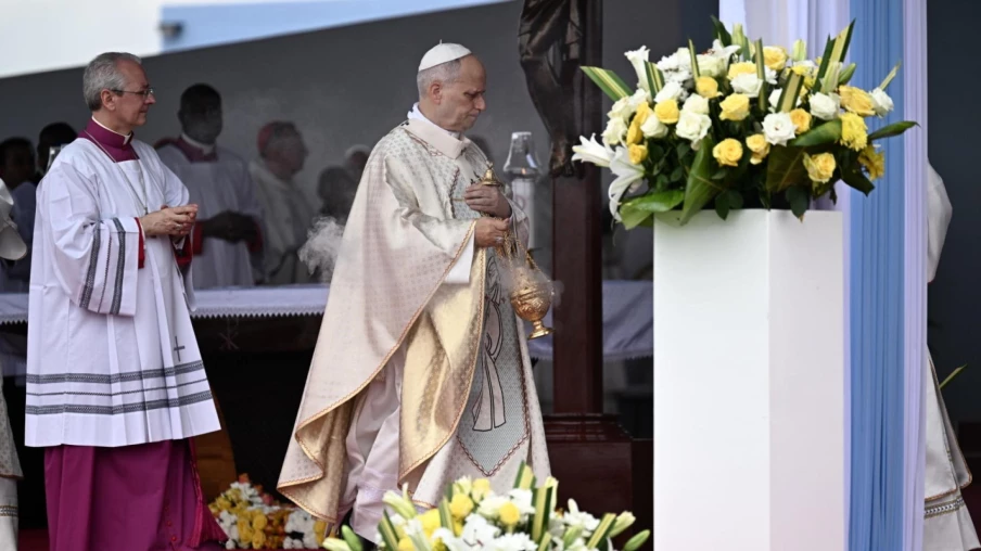 Le pape regrette que ses discours en Afrique soient mal interprétés