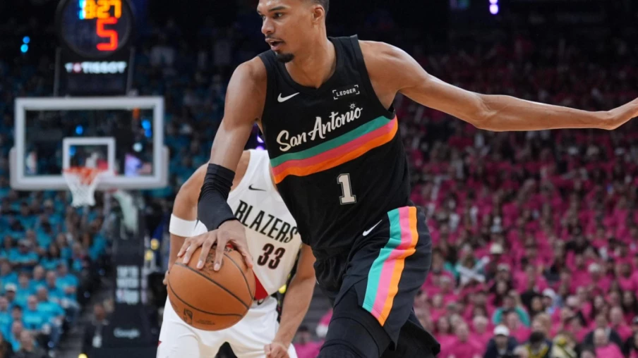 Wembanyama : 35 points pour sa première en play-off avec les Spurs