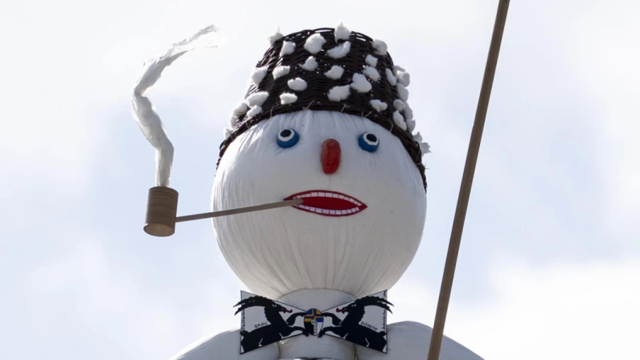 Sechseläuten à Zurich : le Böögg brûlé, sa tête explose en 12 min 48 s