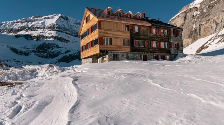 Refuges du CAS : record de nuitées en 2025, le Valais en tête