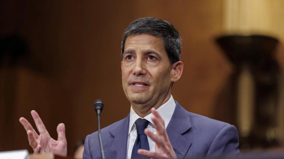 Kevin Warsh assure l'indépendance de la Fed devant le Sénat