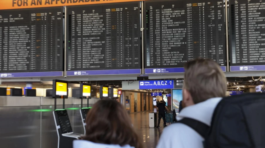 Aéroport de Francfort inaugure le terminal 3 : coûts et polémiques