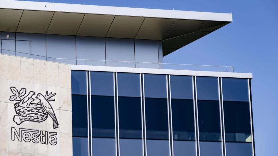 Nestlé : recettes en recul au T1, croissance organique supérieure