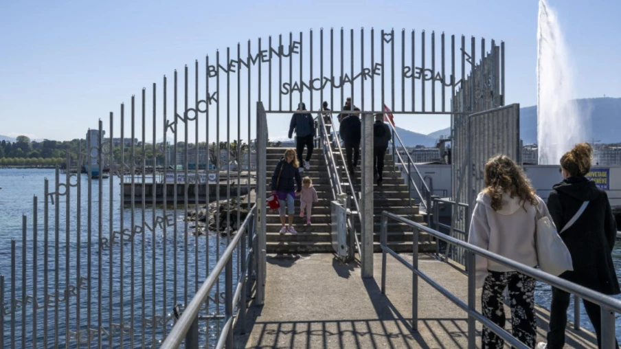 Inauguration du portail poétique des Bains des Pâquis